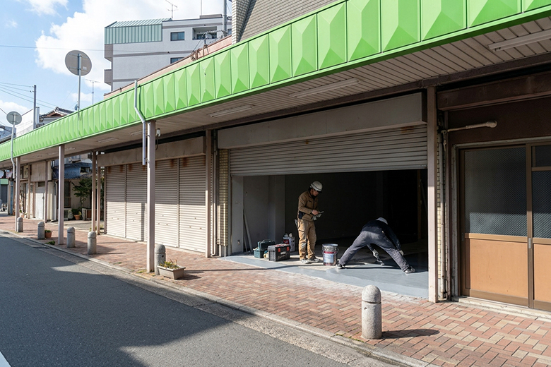 京都東山区フレンチレストラン テナント工事 ゴムアス系防水施工現場