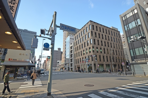 若菜屋のある四条西洞院交差点